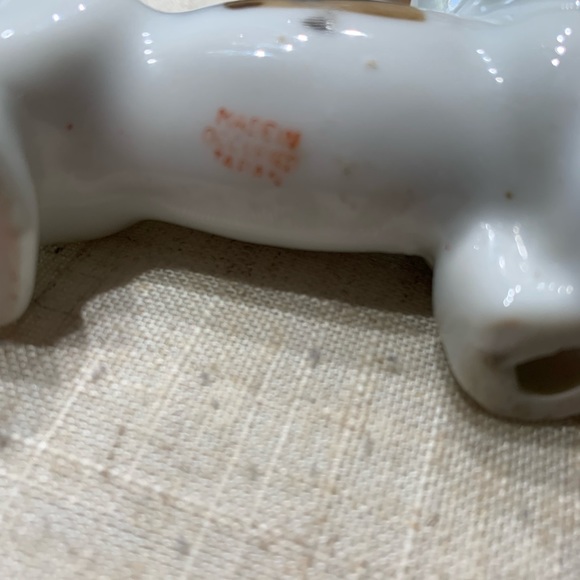 Porcelain dog figurine - Picture 4 of 4
